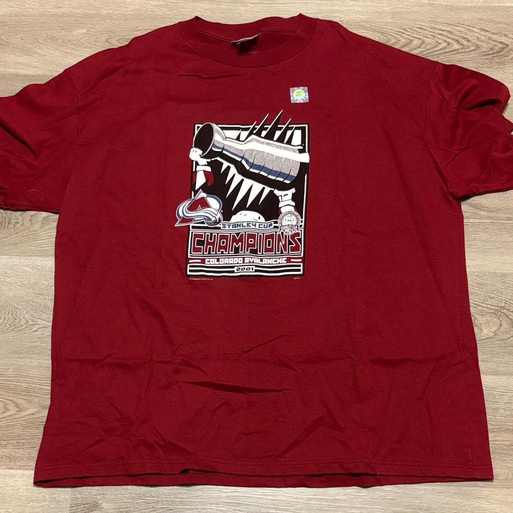 Vintage Colorado Avalanche 2001 Champions Tee
